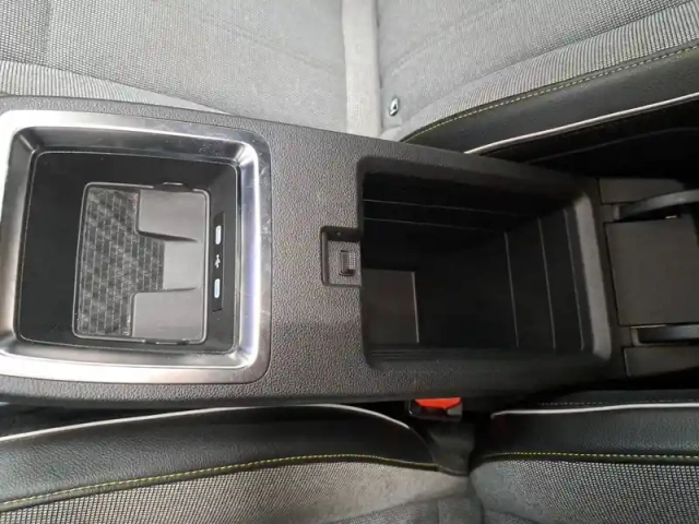 Renault Megane e-tech ev60 220 ch super charge — photo 5