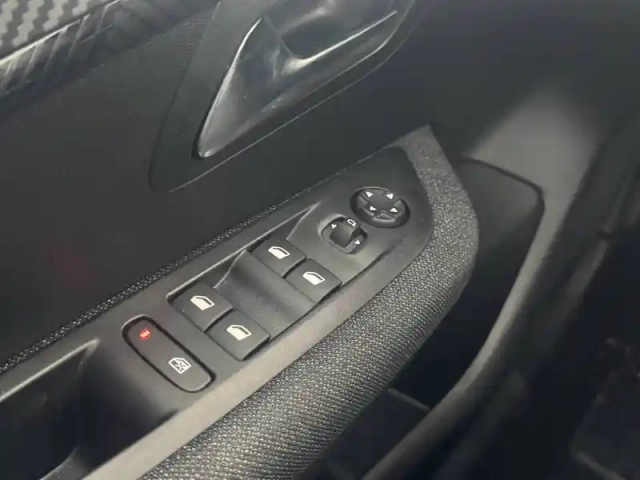 Peugeot 208 100 s&amp;s bvm6 — photo 24