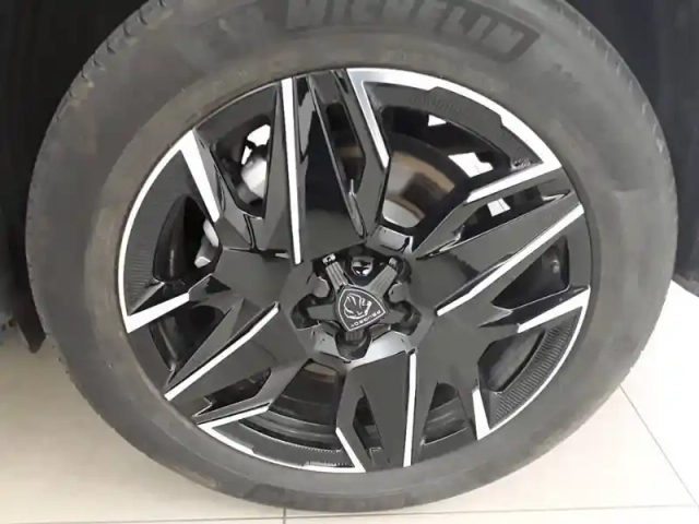 Peugeot 5008 hybrid 145 ch e-dcs6 — photo 13
