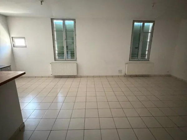 T3 beaucaire avec 1 place de parking privé