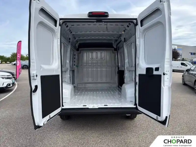 Peugeot Boxer fgn diesel 140 ch l2h2 3.5 t aut. — photo 8