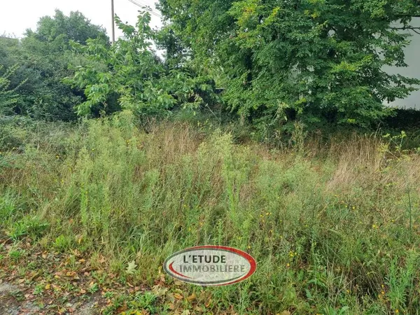 Terrain 747 m²