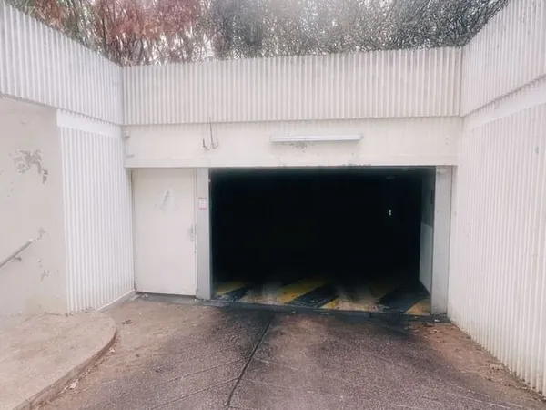Parking/Garage