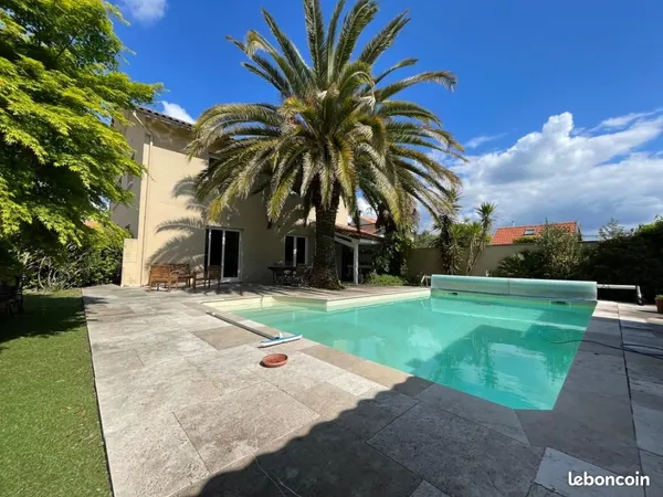 Villa 7 pièces 200 m²