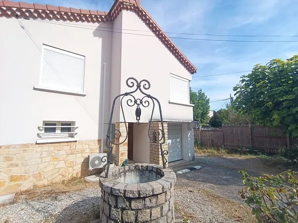 Maison individuelle à étage, 3 chambres, jardin, garage quartier calme