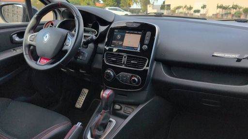 Renault Clio RS 1.6 Turbo 220 EDC6 - Trophy – 2018 – 40804 km – Essence – Boîte Automatique — photo 16
