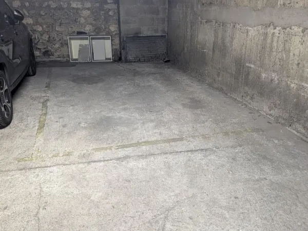 Parking rue de Montreuil/ paris 11