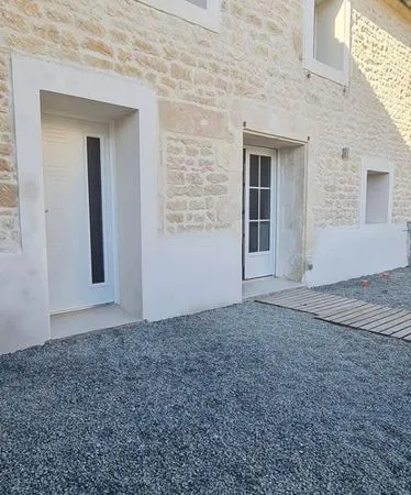 Logement T4 95m2 - 3 Chambres + extérieur