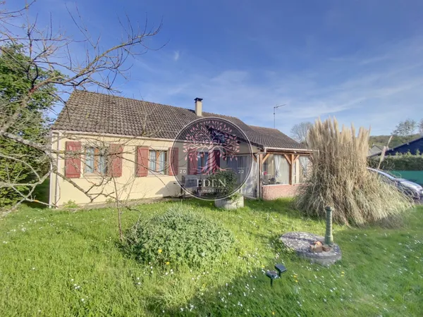 Maison dans un secteur calme proche Axe N12