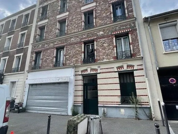 Centre ville, écoles, RER C et commerces à 3 min