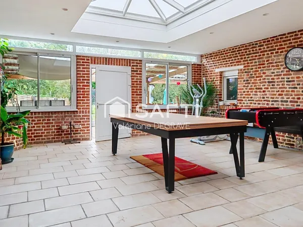 Maison 220 m² avec jardin et double garage