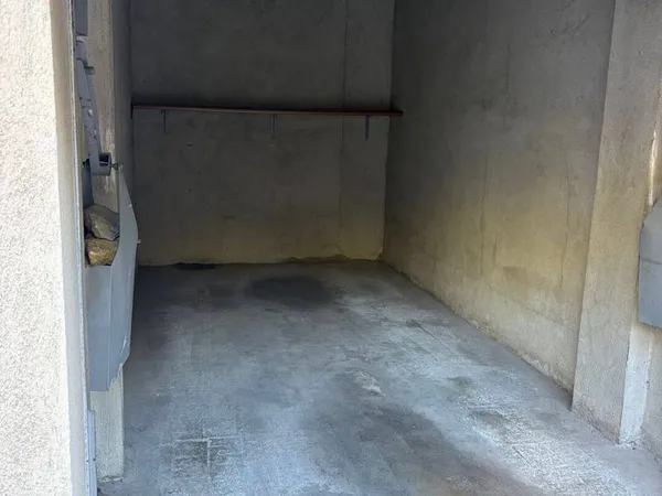 Parking 12 m²
