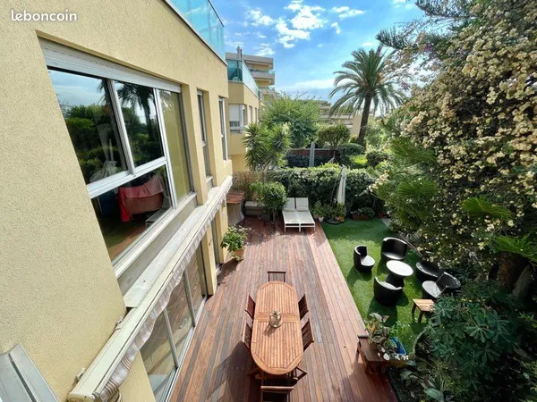 Nice - Rare duplex esprit maison, 6 pièces, jardin privatif, terrasse et aperçu mer