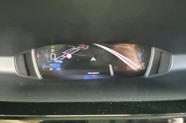 Peugeot 408 puretech 130 ch s&amp;s eat8 — photo 18
