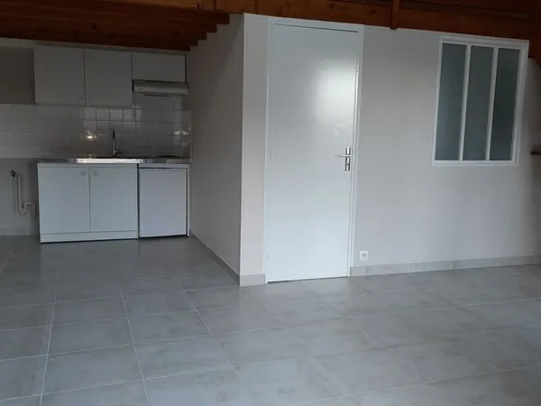 Appartement 48 m² rez-de-chaussée plain pied en duplex centre Segré avec parking