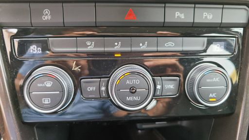 Volkswagen T-Roc 1.0 TSI 115 - Lounge – 2019 – 87254 km – Essence – Boîte Manuelle — photo 19