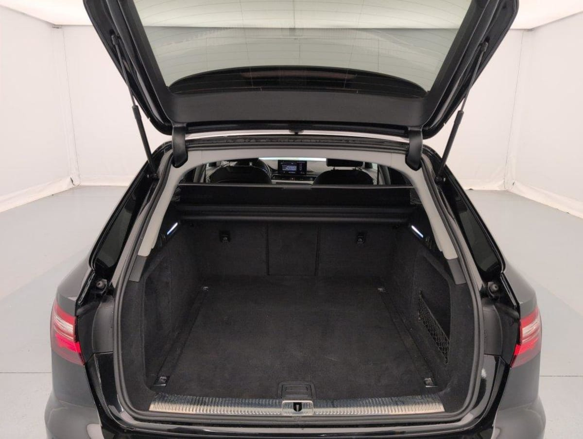 Audi A4 Avant — photo 11
