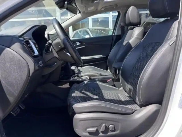 Kia Xceed 1.6 gdi 141ch phev lounge dct6 — photo 11