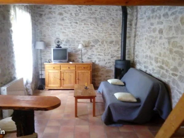 Petite maison meublée louée au mois