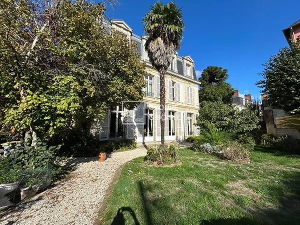 Appartement 4 pièces 185 m²