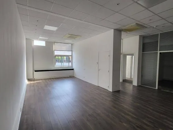 Bureaux 100 m²