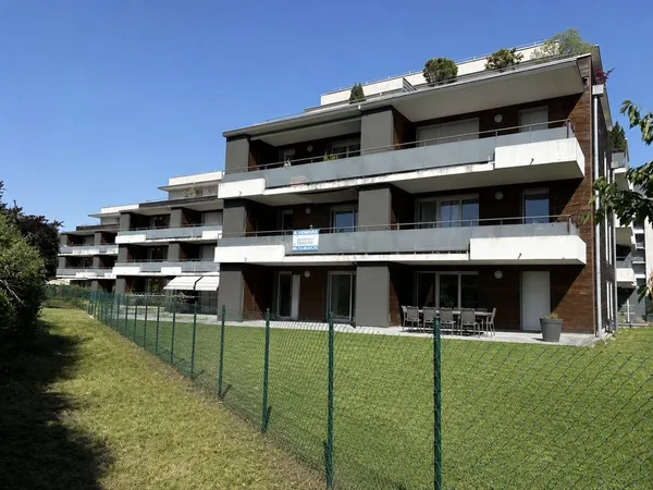 SUPERBE T4 DANS LA VERDURE DANS COPROPRIÉTÉ BBC FERMÉE ECHIR