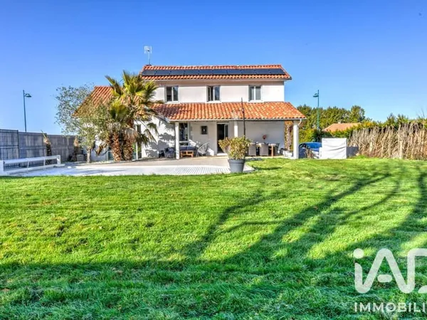 Maison 7 pièces 140 m²