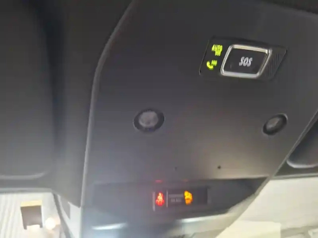 Renault Megane e-tech ev60 220 ch super charge — photo 40