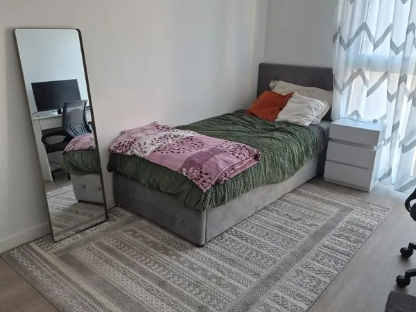 CHAMBRE MEUBLÉE 10 m² - COLOCATION ENTRE FILLES - APPARTEMENT NEUF - RÉSIDENCE CALME ET SÉCURISÉE - 