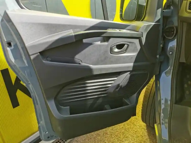 Renault Trafic l2h1 3,0t 9 places zen 2.0 dci — photo 18