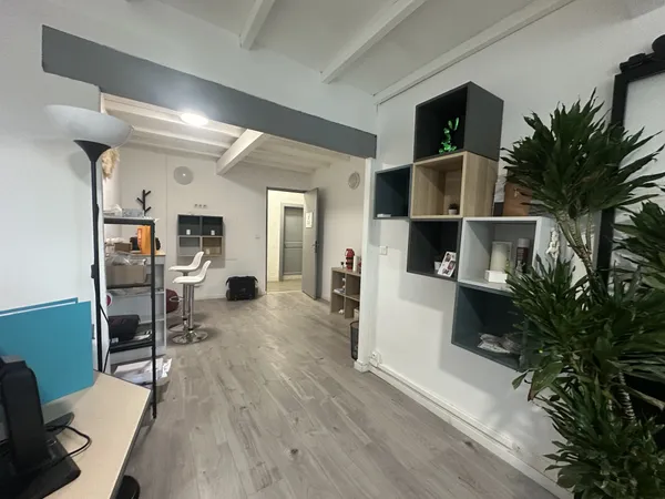Local professionnel 70 m²
