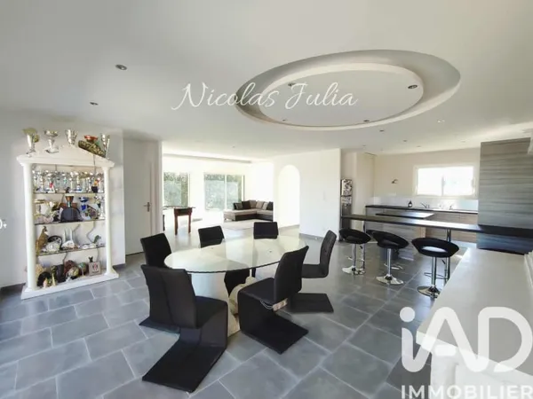 Maison 5 pièces 147 m²