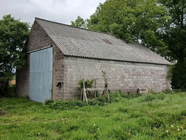 Hangar sur terrain de 5000m2