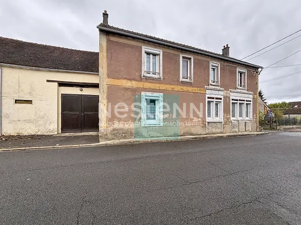 Maison de caractère avec 4 chambres et une grange à vendre à Echouboulains