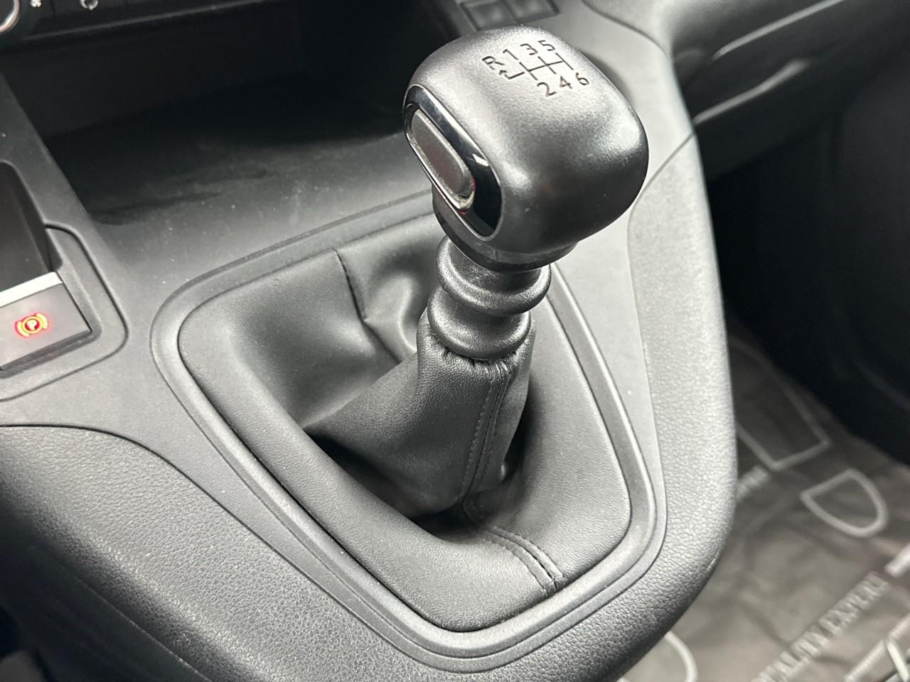 Citroën Berlingo van m 650 bluehdi 100 s&s bvm6 driver — photo 30