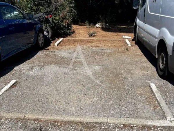 Parking 12 m²