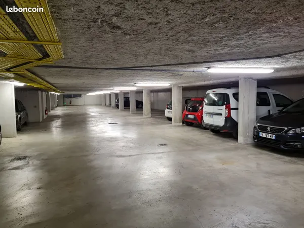 Parking sécurisé en sous-sol