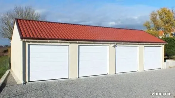 Grand garage
