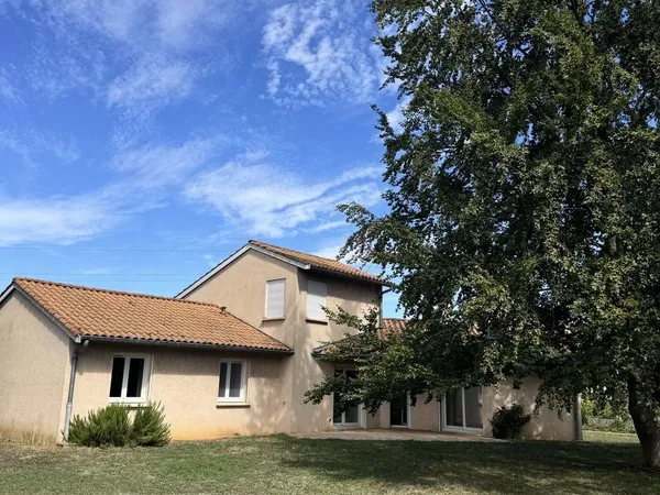 MAISON INDIVIDUELLE AVEC JARDIN