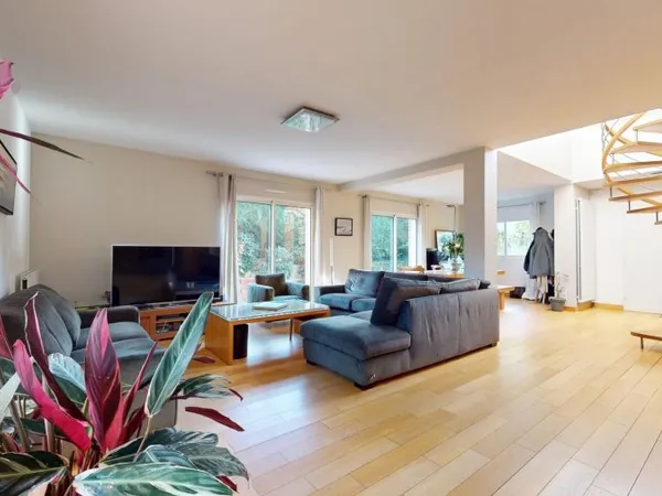 Maison 8 pièces 180 m²