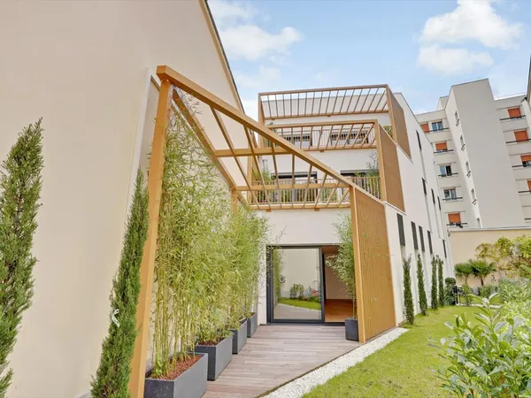 Paris 13 - Place d'Italie - Maison clé en main - 193 m² - 4 chambres - Jardin privatif