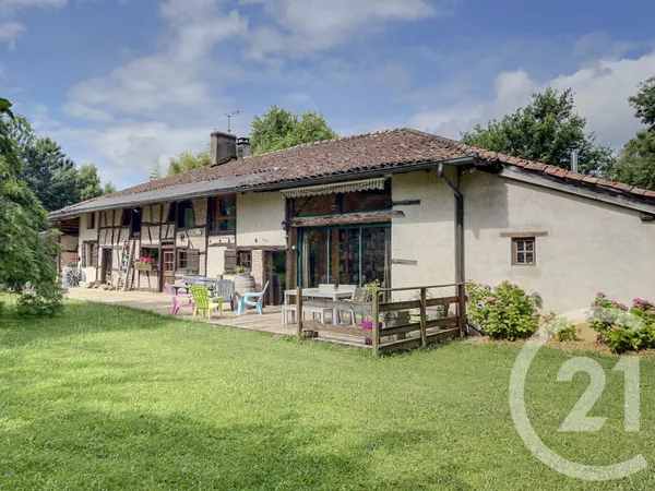 Maison 9 pièces 300 m²