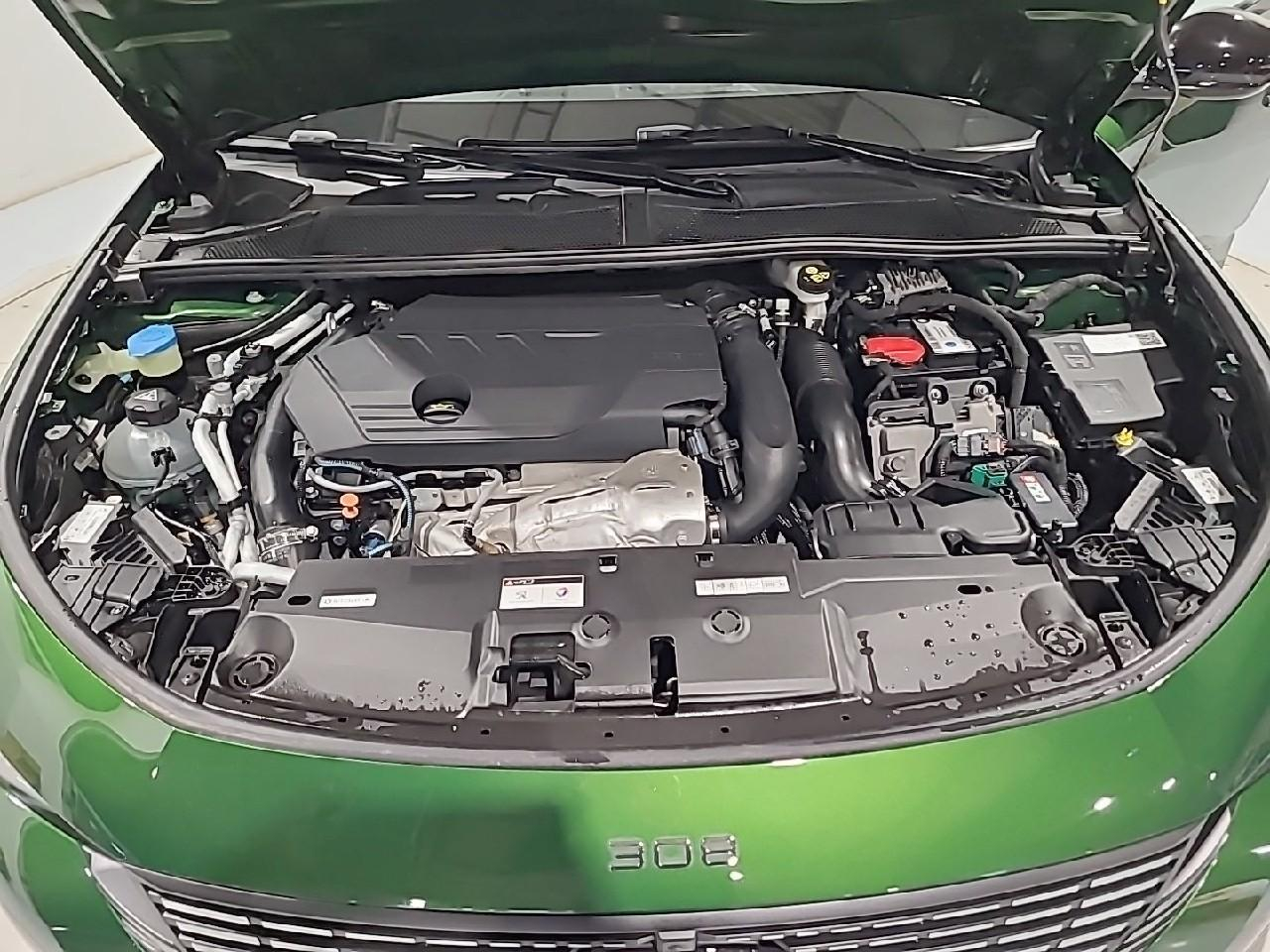 Peugeot 308 phev 180 e-eat8 allure pack — photo 15