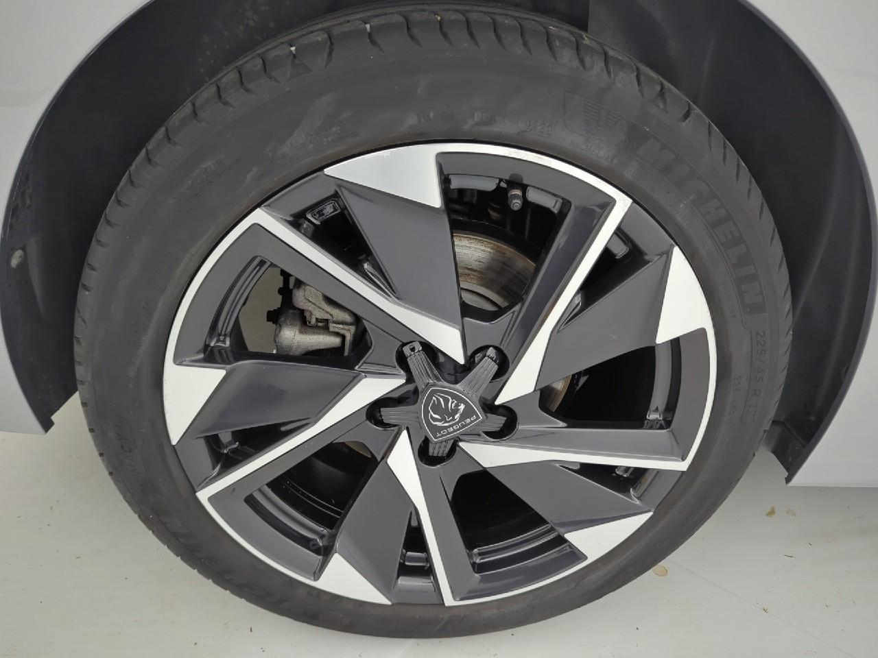 Peugeot 308 bluehdi 130ch s&s eat8 allure pack — photo 18