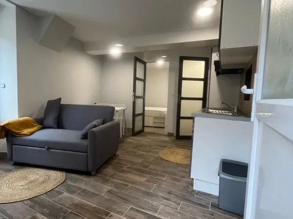 Appartement meublé au centre du village de Sechilienne