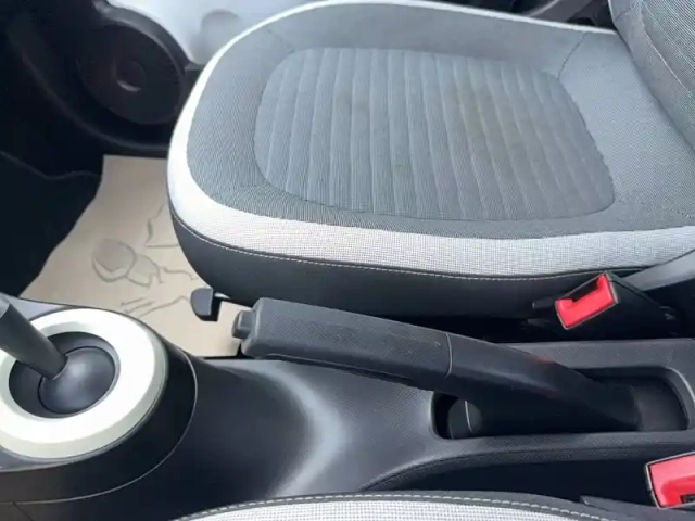 Renault Twingo iii e-tech — photo 45