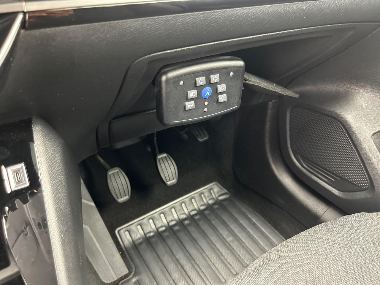 Peugeot 208 100 s&s bvm6 business — photo 27