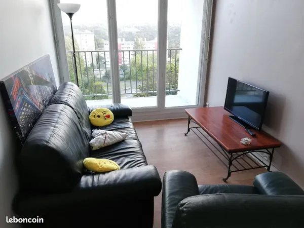 Colocation chambre meublée 350E TCC