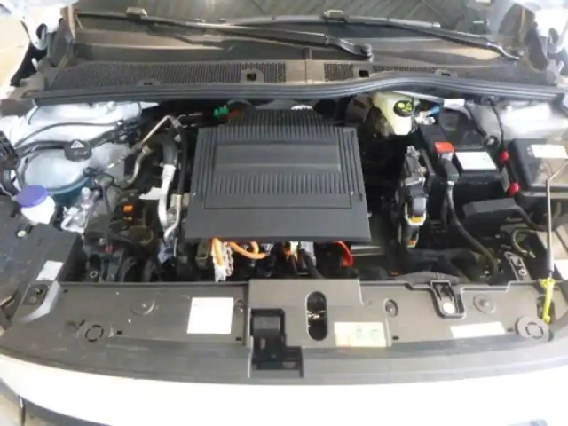Opel Corsa electric 136ch gs — photo 23
