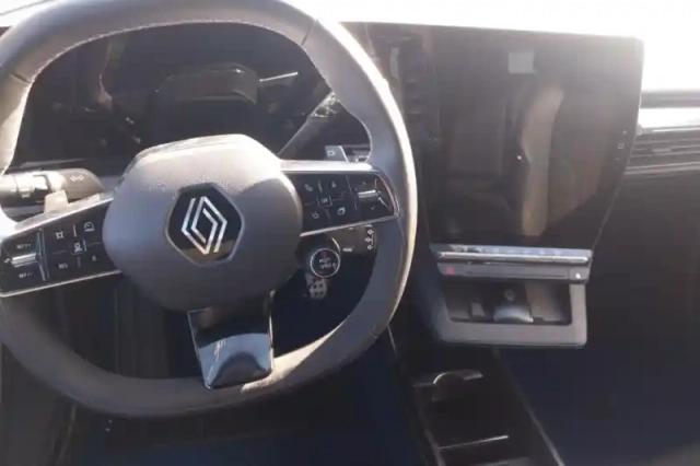 Renault Scenic e-tech électrique 220 ch grande autonomie — photo 9
